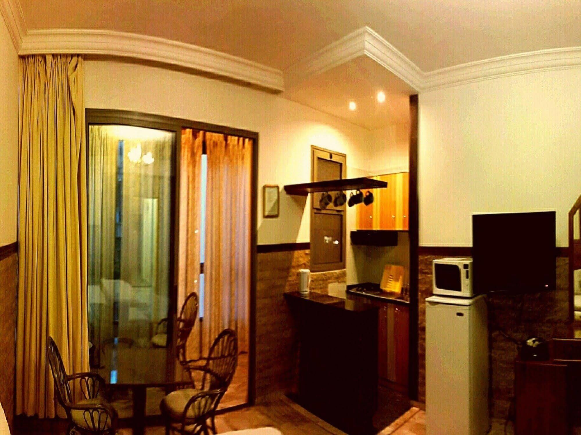 Viccini Suites Beiroet Buitenkant foto