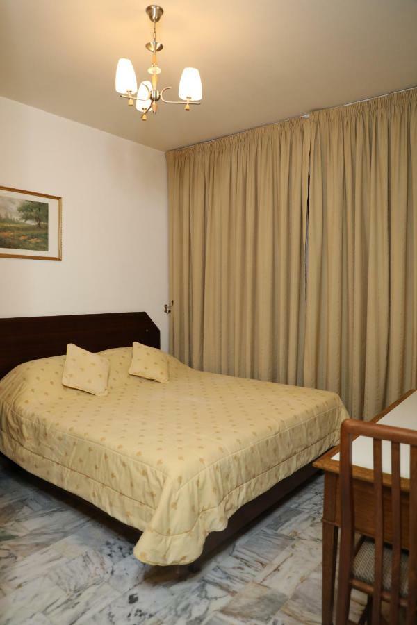 Viccini Suites Beiroet Buitenkant foto