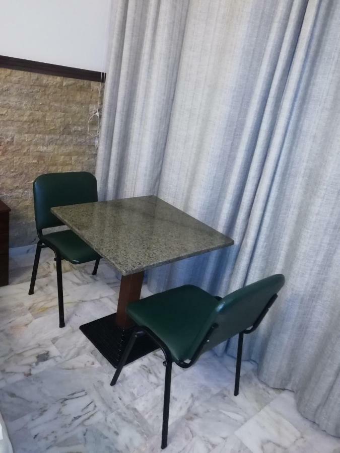 Viccini Suites Beiroet Buitenkant foto